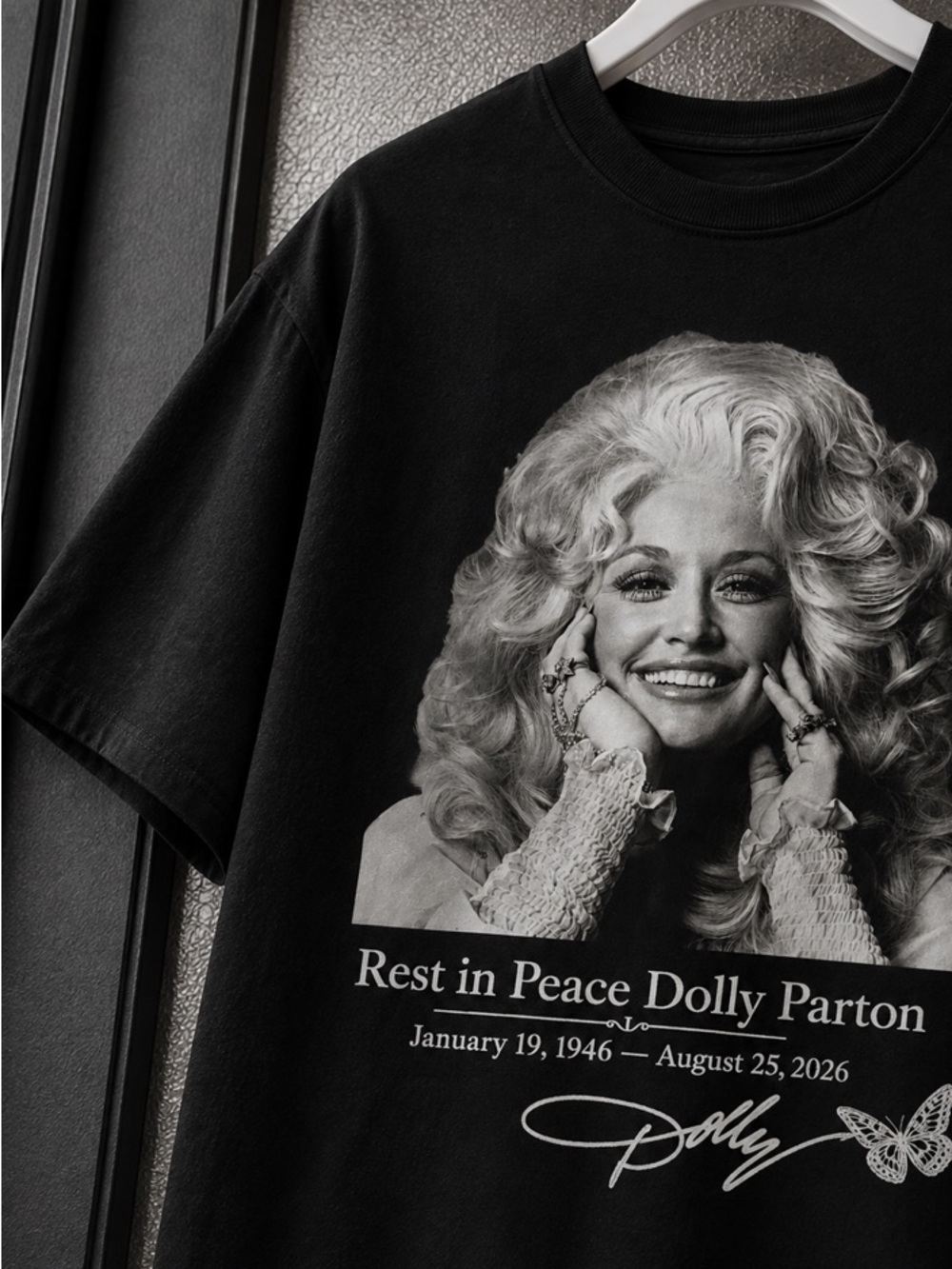 Rip Dolly Parton Black Memorial T-Shirt With Signature - Picture 2 of 3